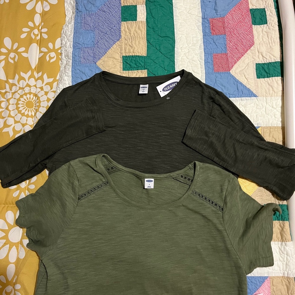 NWT Old Navy Olive and Forest Gray Green Tops size Small